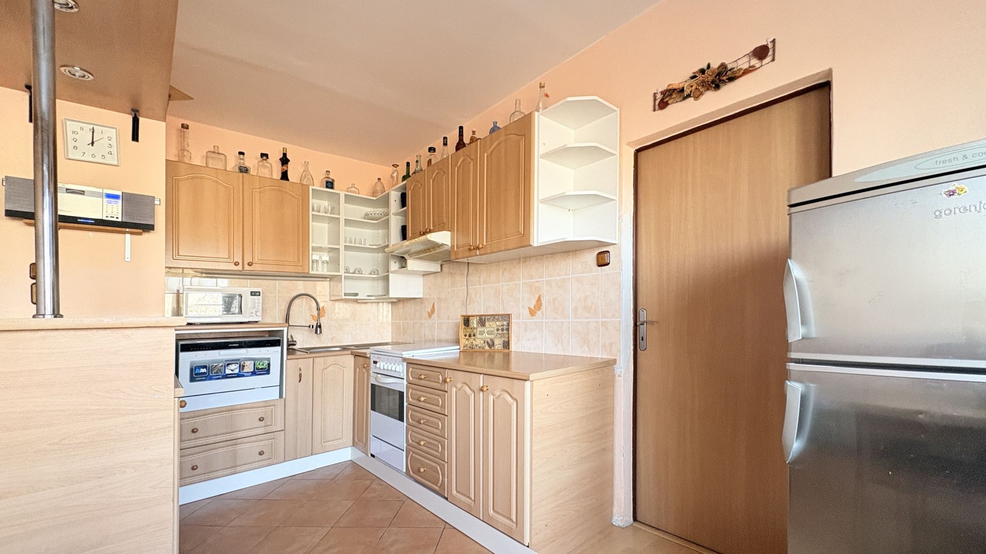 Prenájom: 2-izbový byt 62m2 pri centre, Vilová, BA-Petržalka